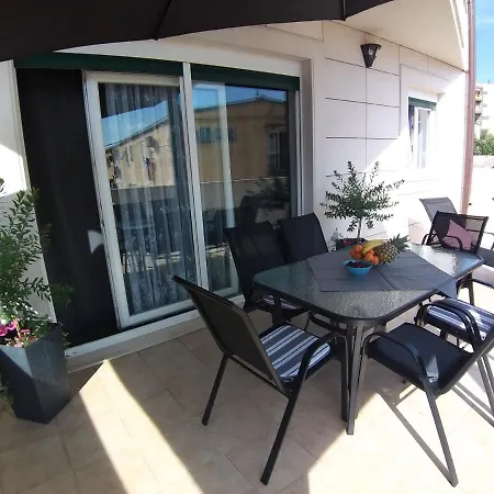 شقة 3 Bedroom With Terrace And Free Parking سبليت