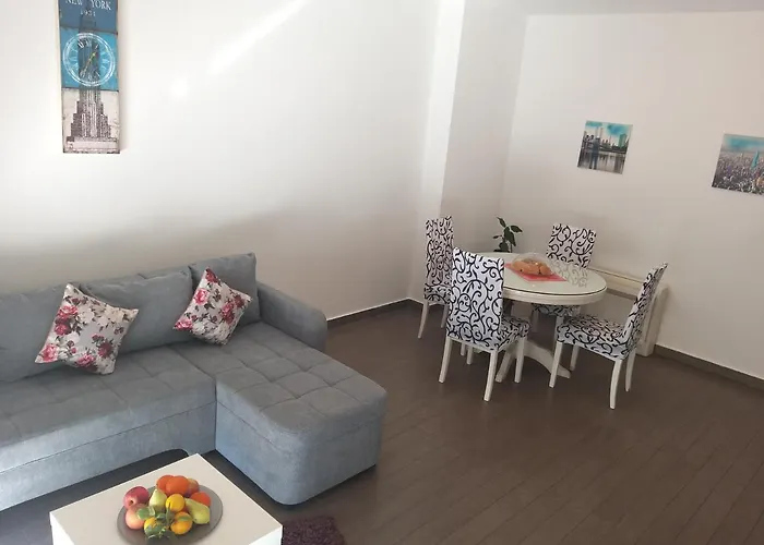 3 Bedroom With Terrace And Free Parking