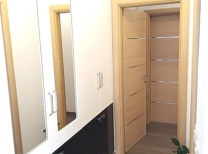 아파트 3 Bedroom With Terrace And Free Parking *