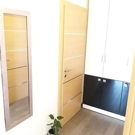 3 Bedroom With Terrace And Free Parking Split