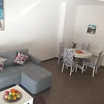3 Bedroom With Terrace And Free Parking