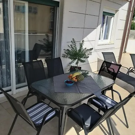 Lägenhet 3 Bedroom With Terrace And Free Parking *